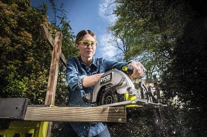 RYOBI Aku. cirkular bez četkica, RYOBI RCS18X-0