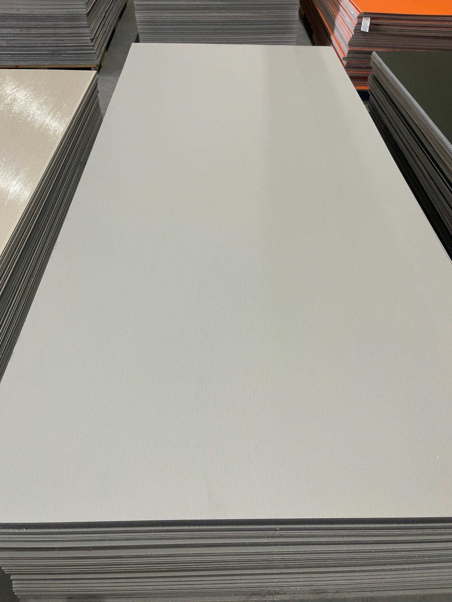 Pearl Mist PVC zidni panel – biserno beli dekor